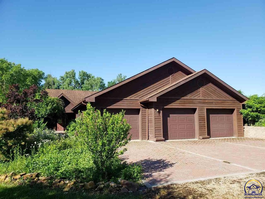 325 NW 86th St, Topeka, KS 66617 - photo 1