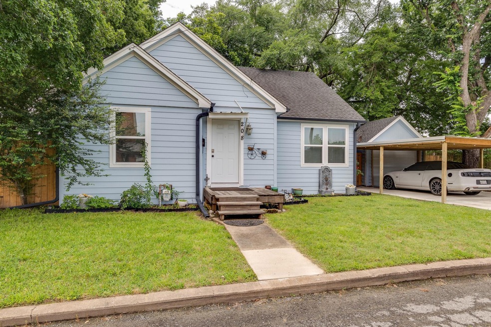 208 E 7th St, Bonham, TX 75418 - photo 1