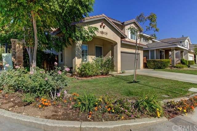 Nice corner lot with easy access to the back gate.