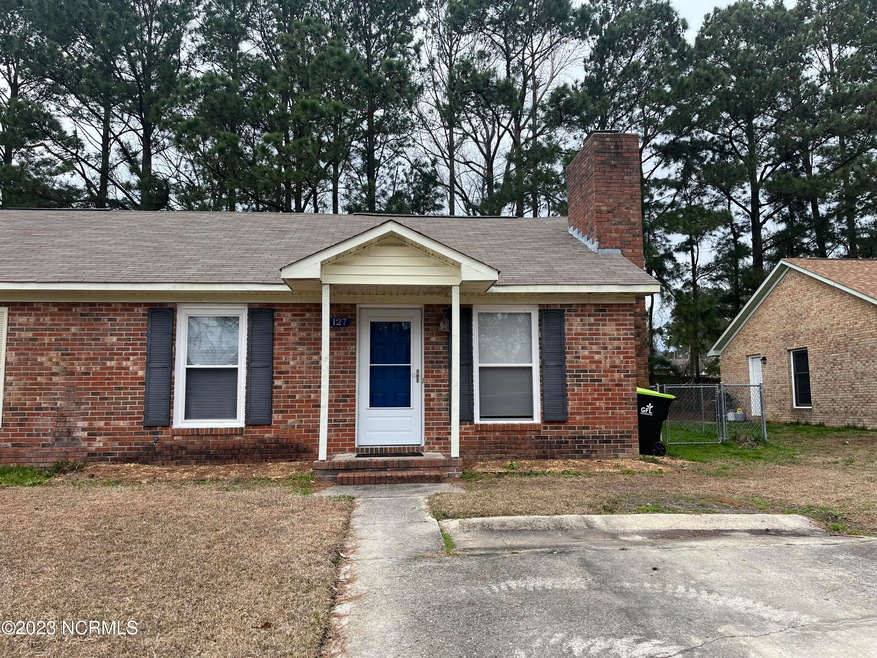 127 Windsor Ct, Jacksonville, NC 28546 - photo 1