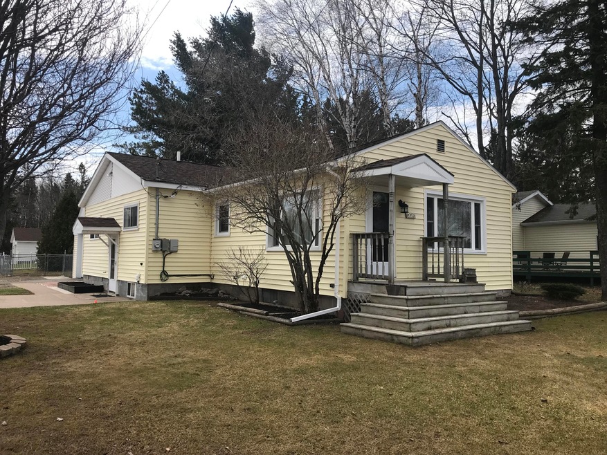 226 e 14 ave