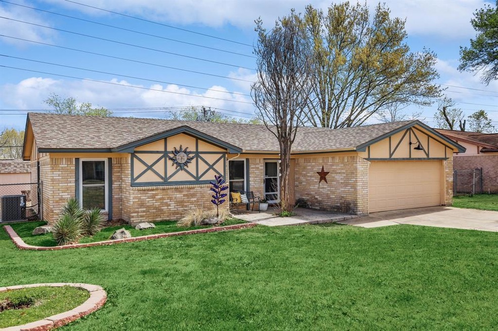 2928 Highgate Ln, Bedford, TX 76021 - photo 1