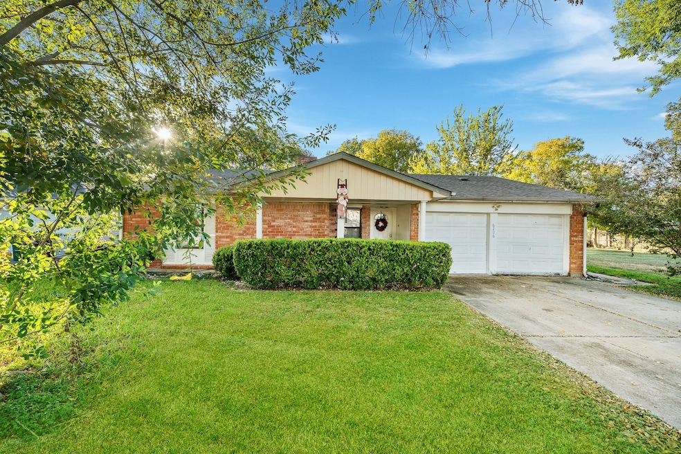 6206 Westbranch Dr, Houston, TX 77072 - photo 1