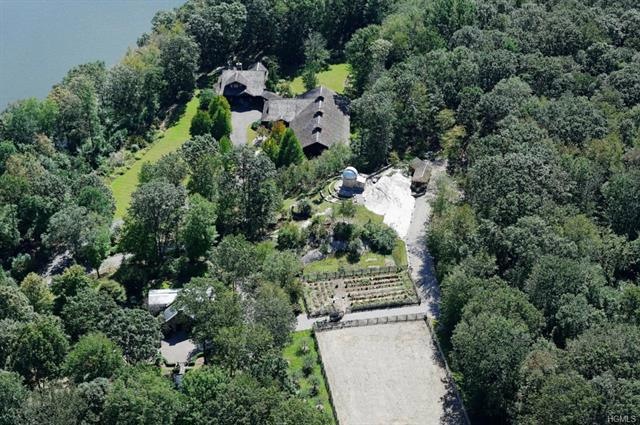 21 Cowdray Park Dr, Greenwich, NY 06831 - photo 1