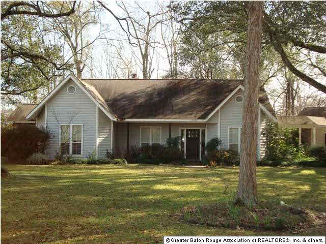 One Acre, Corner Lot in Highland Lakes!