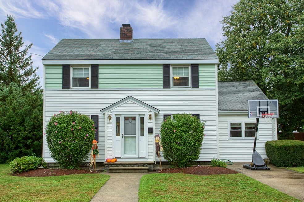 32 Lenox Cir, Lawrence, MA 01843 - photo 1