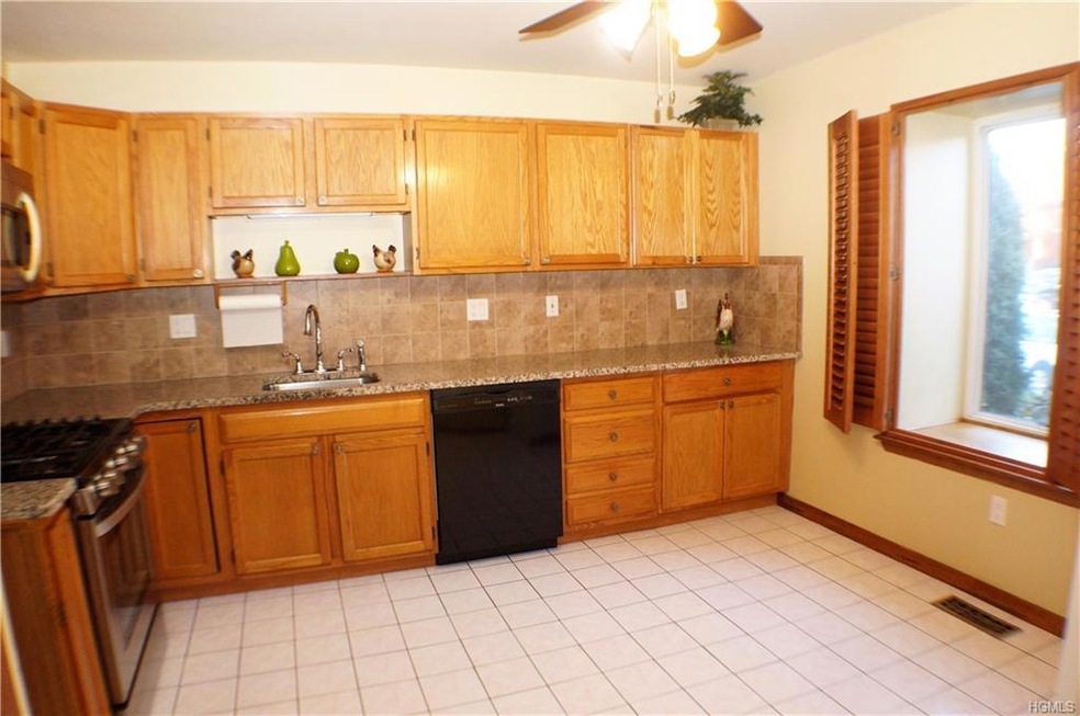 771 Panorama Dr, Mohegan Lake, NY 10547 - photo 1