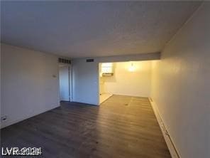 615 S Royal Crest Cir unit 10, Las Vegas, NV 89169 - photo 1