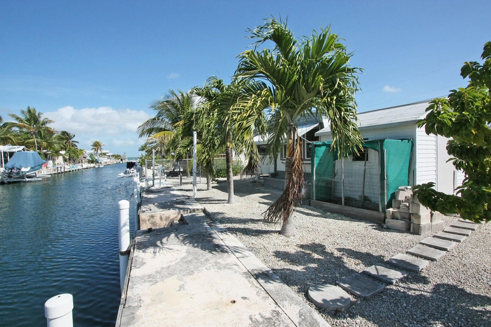 Canal, seawall 1
