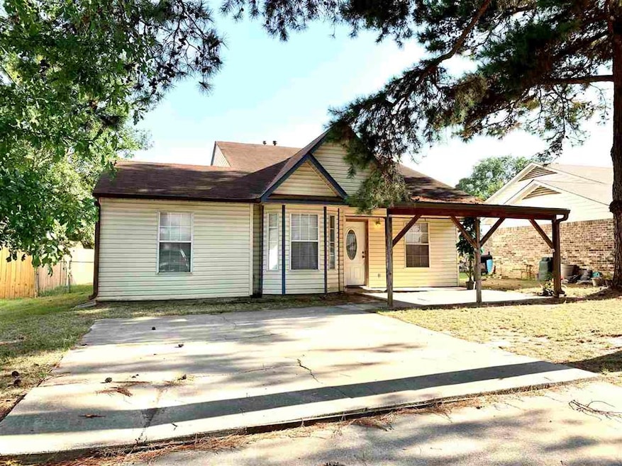 928 Arizona Ave, Wake Village, TX 75501 - photo 1