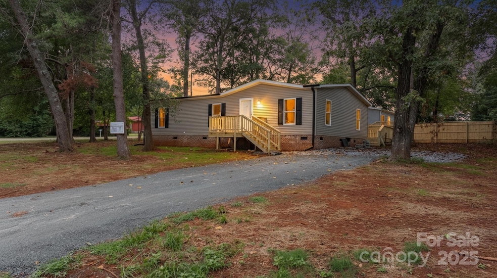 536 Lincolnview Rd, Lincolnton, NC 28092 - photo 1