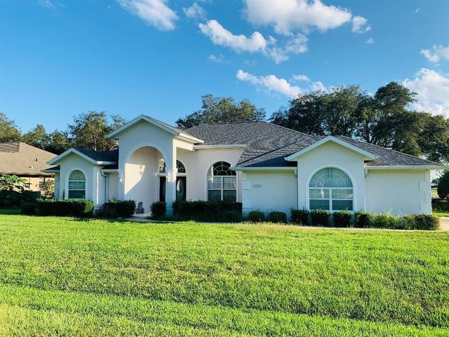 Beautiful Majestic Oaks Home