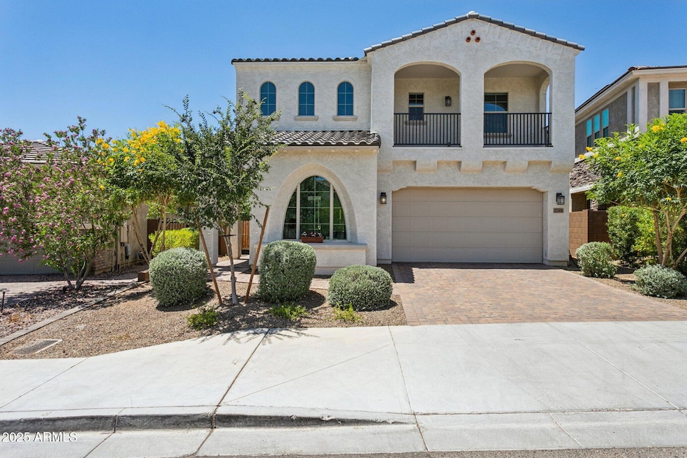 1-web-or-mls-22306-n-34th-pl