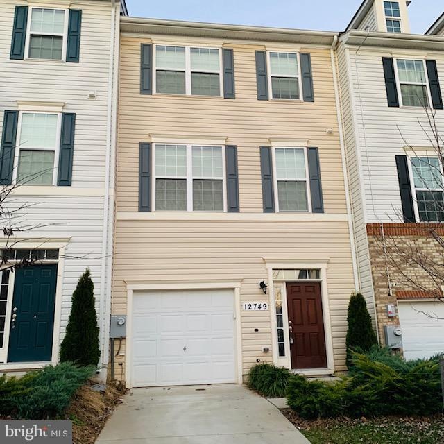 12749 Longford Glen Dr, Germantown, MD 20874 - photo 1