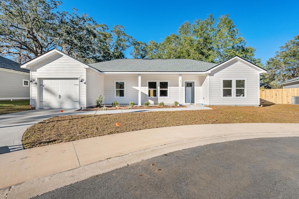 37 Shebbi Ln, Freeport, FL 32439 - photo 1