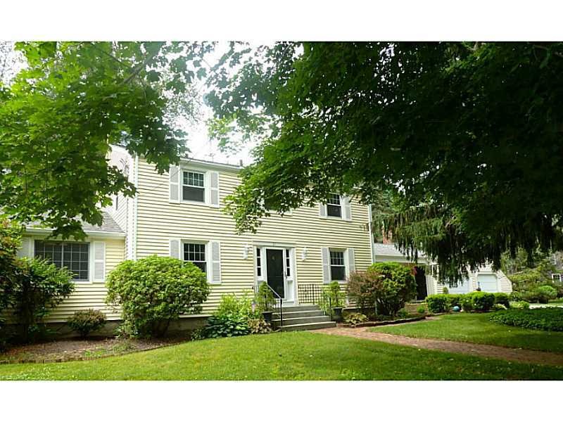 21 Oak Manor Dr, Barrington, RI 02806 - photo 1