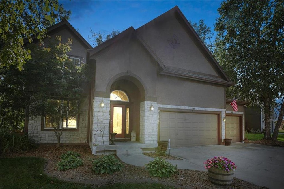 21807 W 62nd St, Shawnee, KS 66218 - photo 1