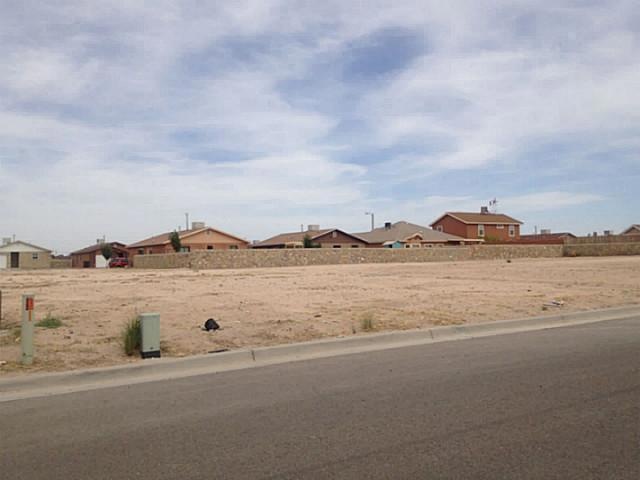 712 Cora Ruecker, El Paso, TX 79928 - photo 1