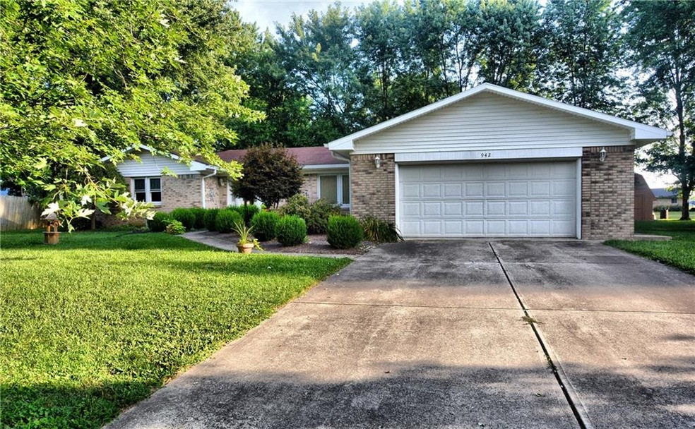 942 Buds Ct, Franklin, IN 46131 - photo 1