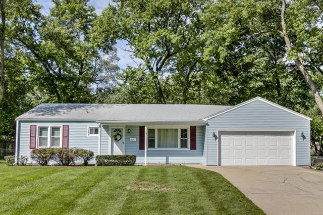 6720 Larsen Ln, Shawnee, KS 66203 - photo 1