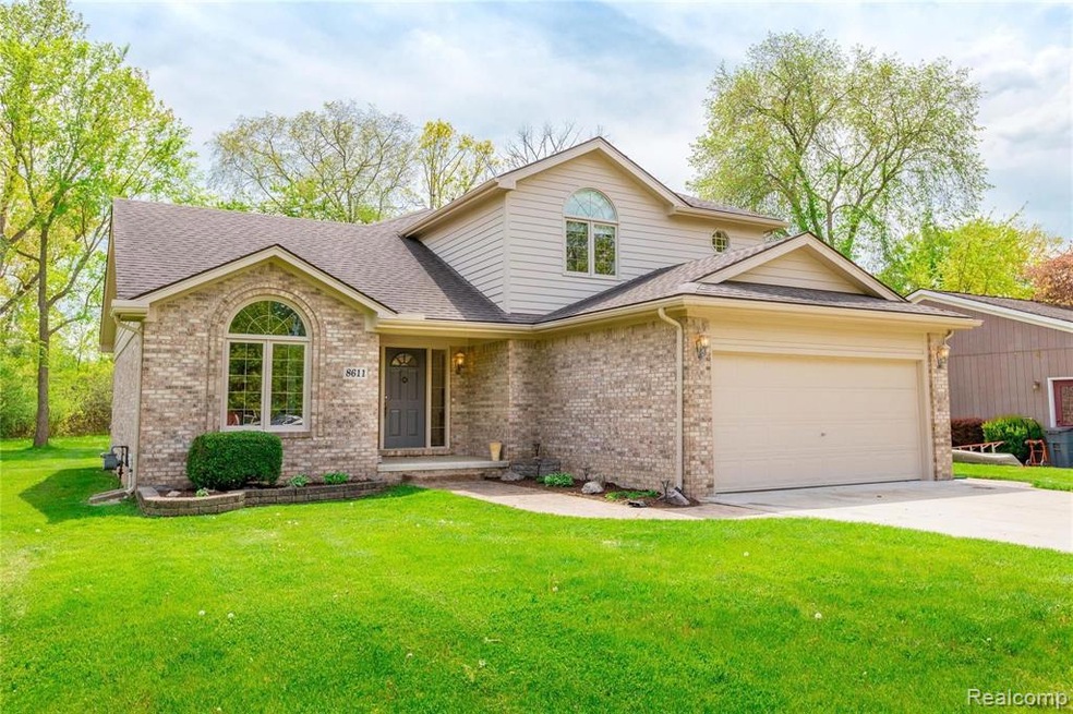 8611 Lake Road, Grosse Ile