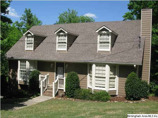 Beautiful and spacious in the Edgewood area of Hom
