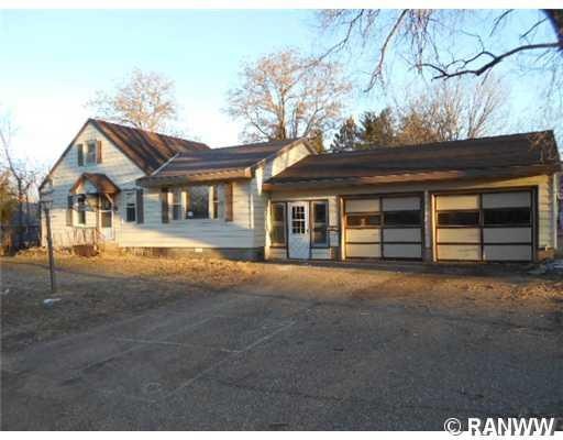 1409 2nd Ave SE, Menomonie, WI 54751 - photo 1