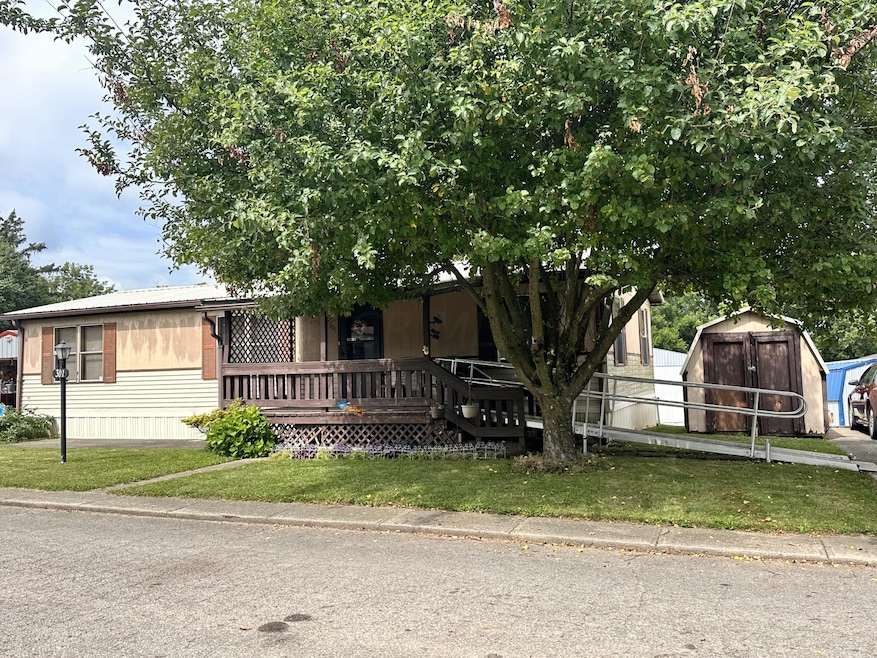 301 Ridgeview Dr, Circleville, OH 43113 - photo 1