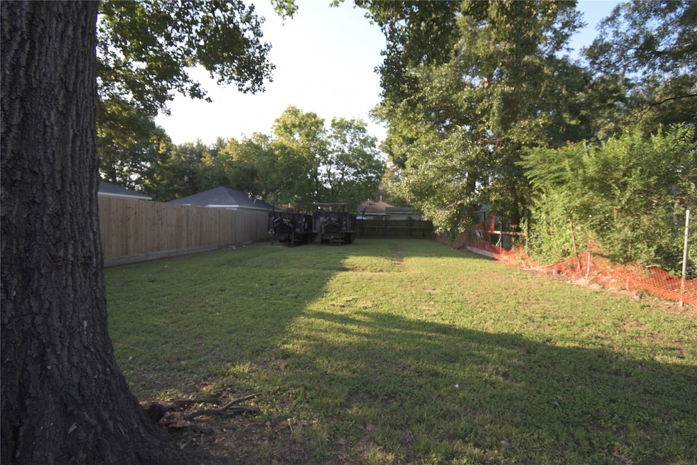 0 Amundsen St unit 48364358, Houston, TX 77009 - photo 1