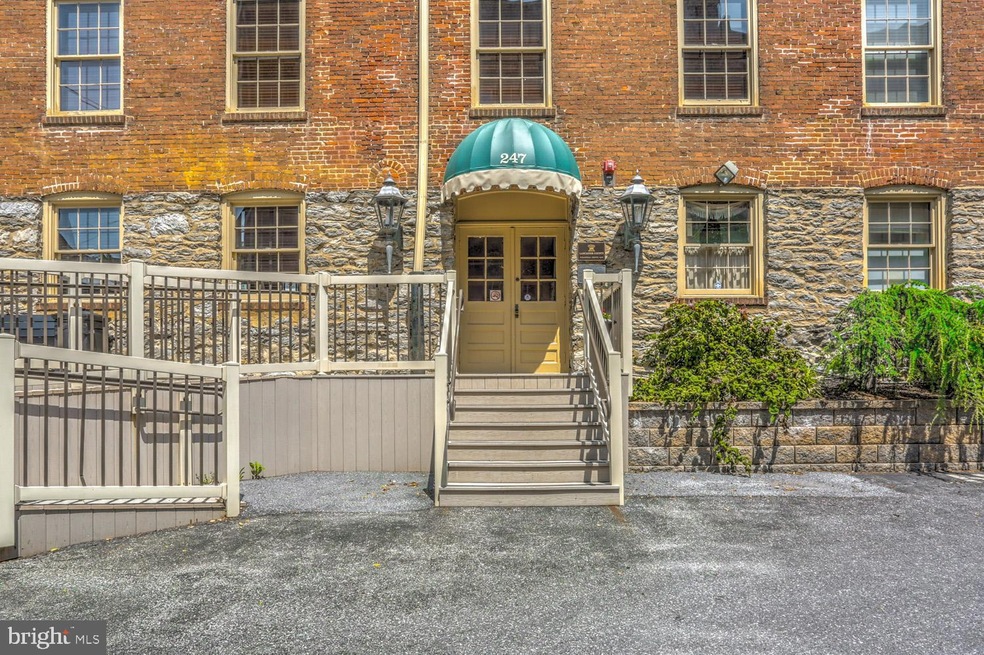 247 N Shippen St unit 310, Lancaster, PA 17602 - photo 1