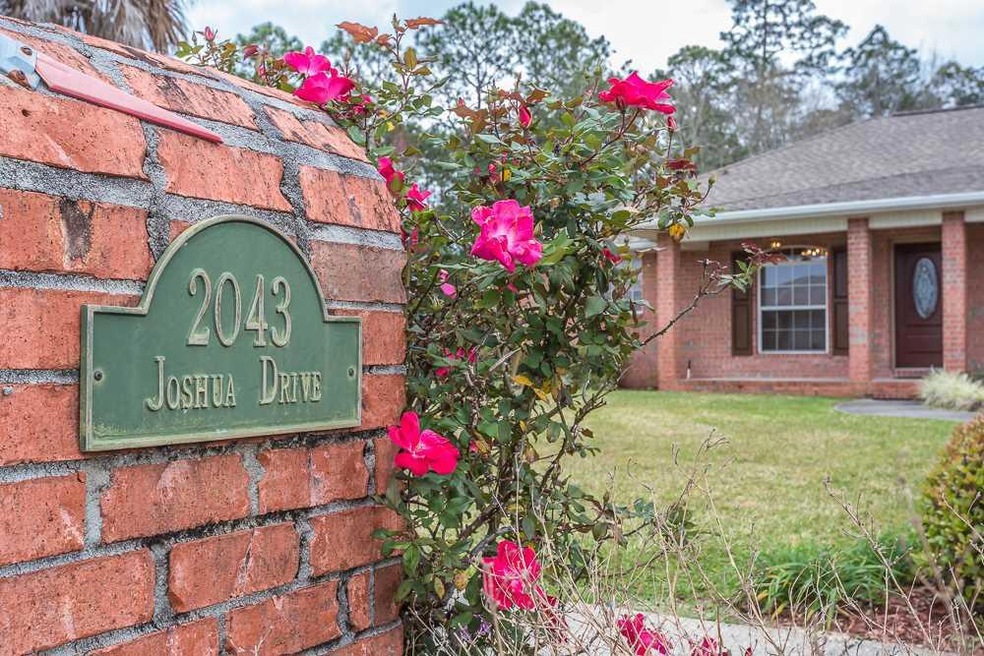 2043 Joshua Dr, Cantonment, FL 32533 - photo 1