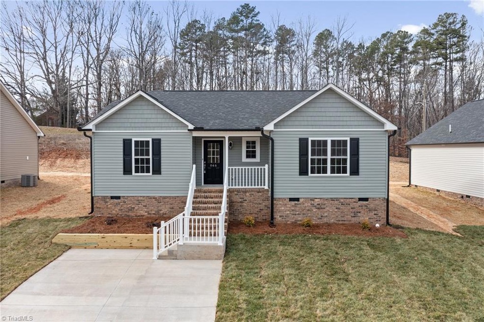 846 Berg St, Asheboro, NC 27203 - photo 1