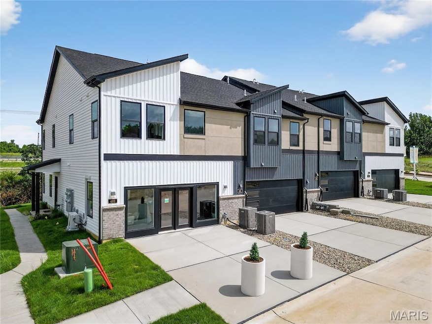 0 Unknown unit MIS25054442, Saint Peters, MO 63376 - photo 1