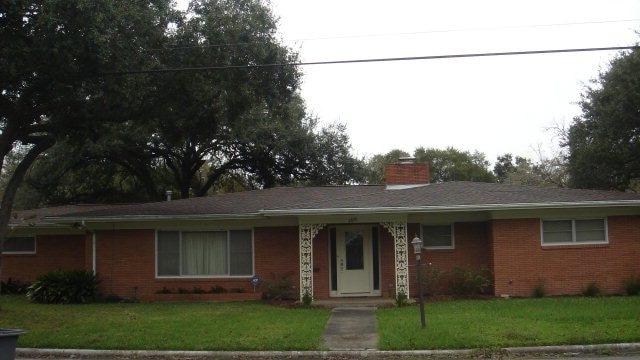 1817 Austin St, Bay City, TX 77414 - photo 1