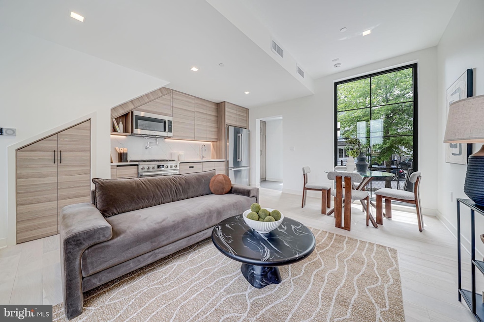 2907 Newark St NW, Washington, DC 20008 - photo 1