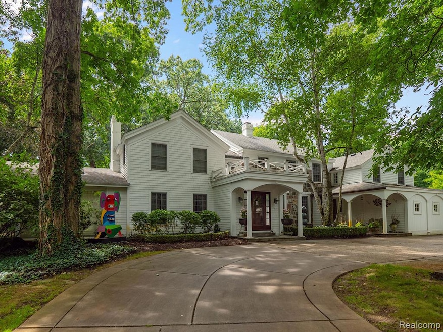 995 Lone Pine Rd, Bloomfield Hills, MI 48302 - photo 1