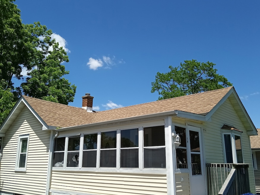 438 S Fulton Ave, Waukegan, IL 60085 - photo 1