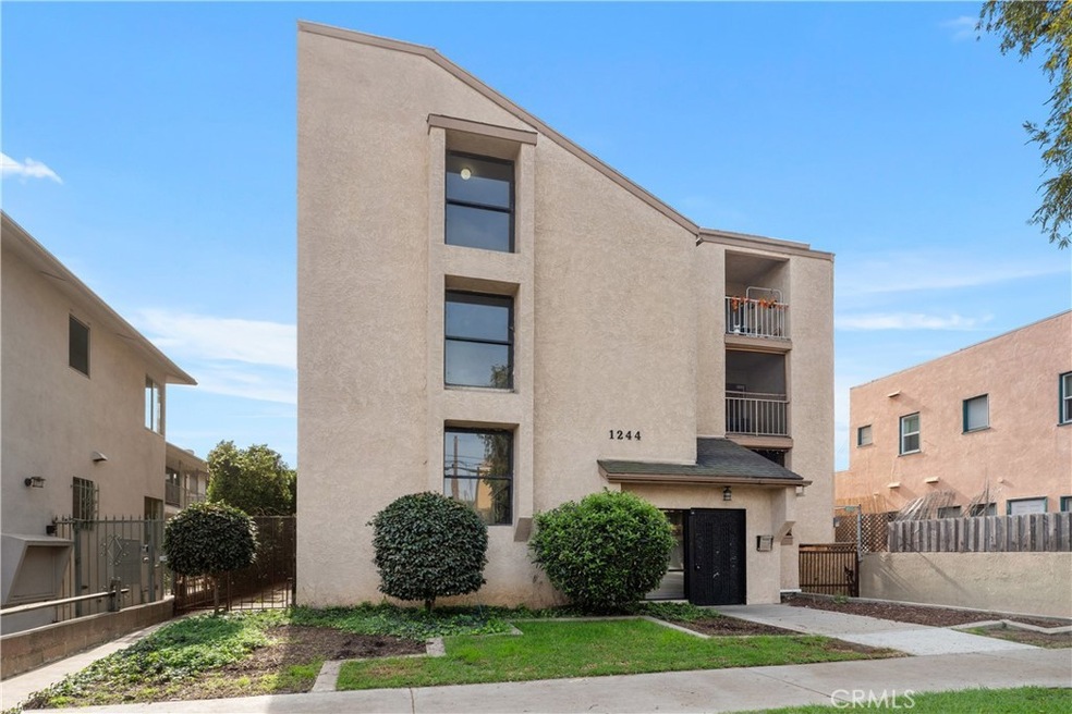 1244 E 3rd St unit 201, Long Beach, CA 90802 - photo 1