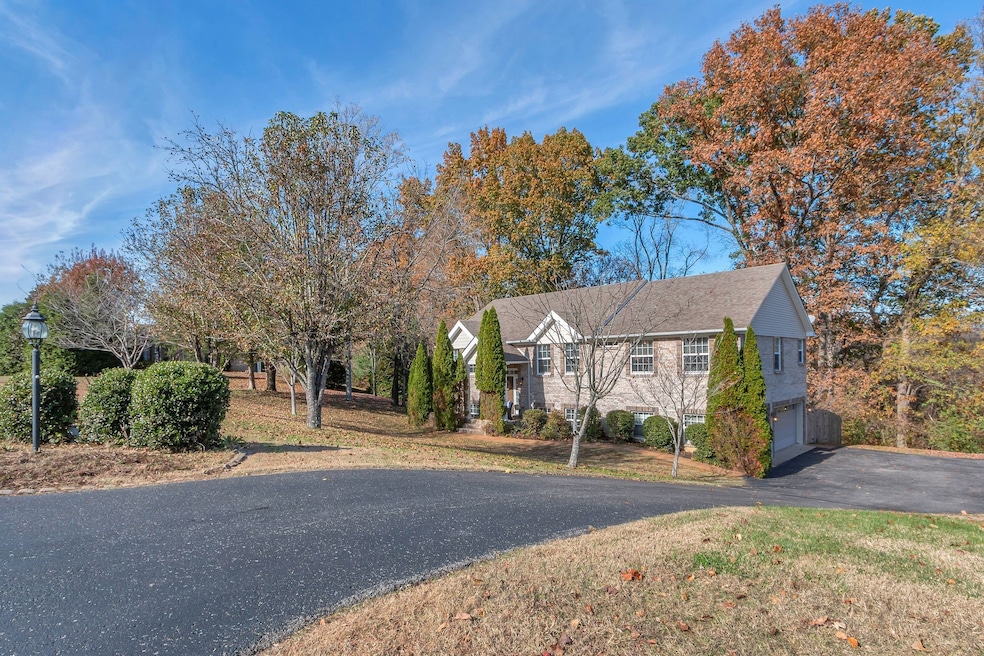 529 Katelyn Dr S, Spring Hill, TN 37174 - photo 1