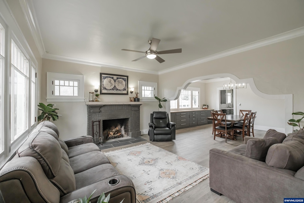 Under Contract $380,000