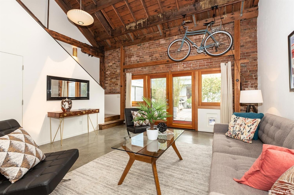 Live work loft with fresh air entry