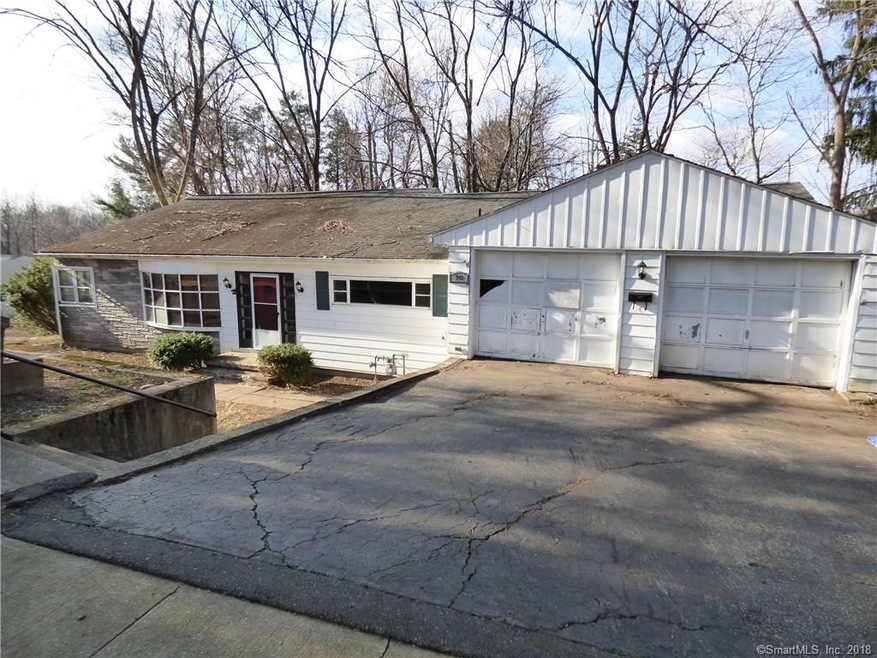 90 Westridge Dr, Waterbury, CT 06708 - photo 1