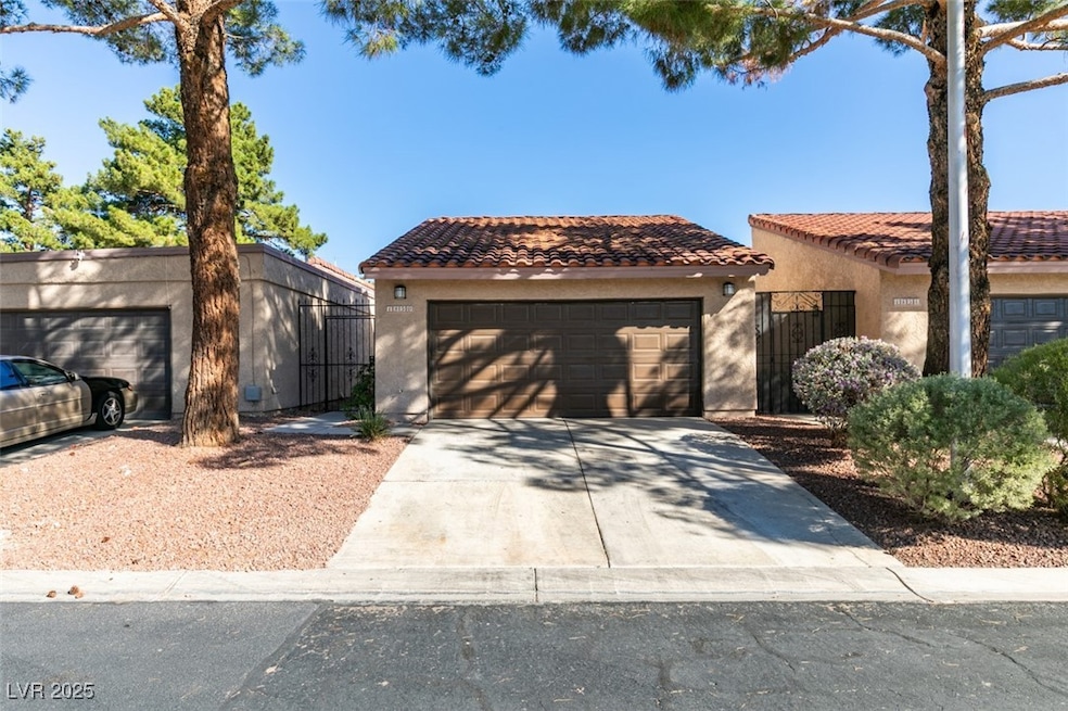 1850 Camino Verde Ln, Las Vegas, NV 89119 - photo 1