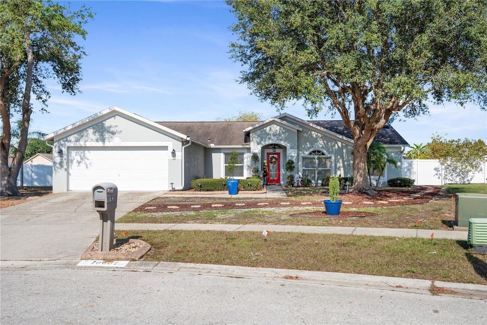 10607 Foxcrest Way, Riverview, FL 33569 - photo 1