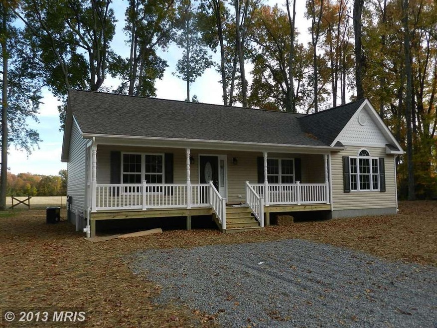 275 Latane Dr, Colonial Beach, VA 22443 - photo 1