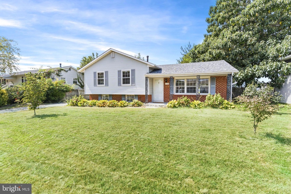 1123 Maplefield Rd, Newark, DE 19713 - photo 1