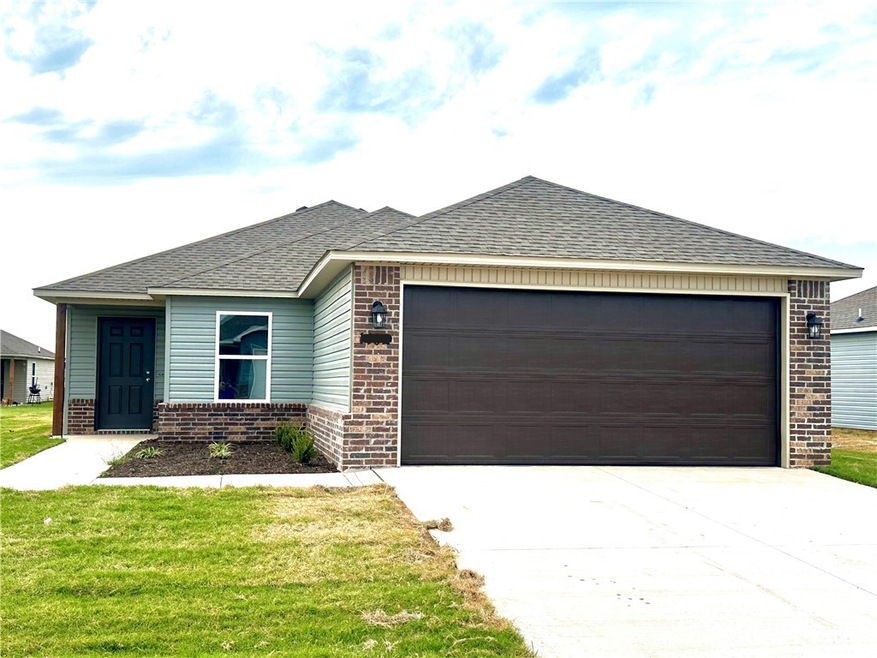 1907 E Annette Dr, Siloam Springs, AR 72761 - photo 1