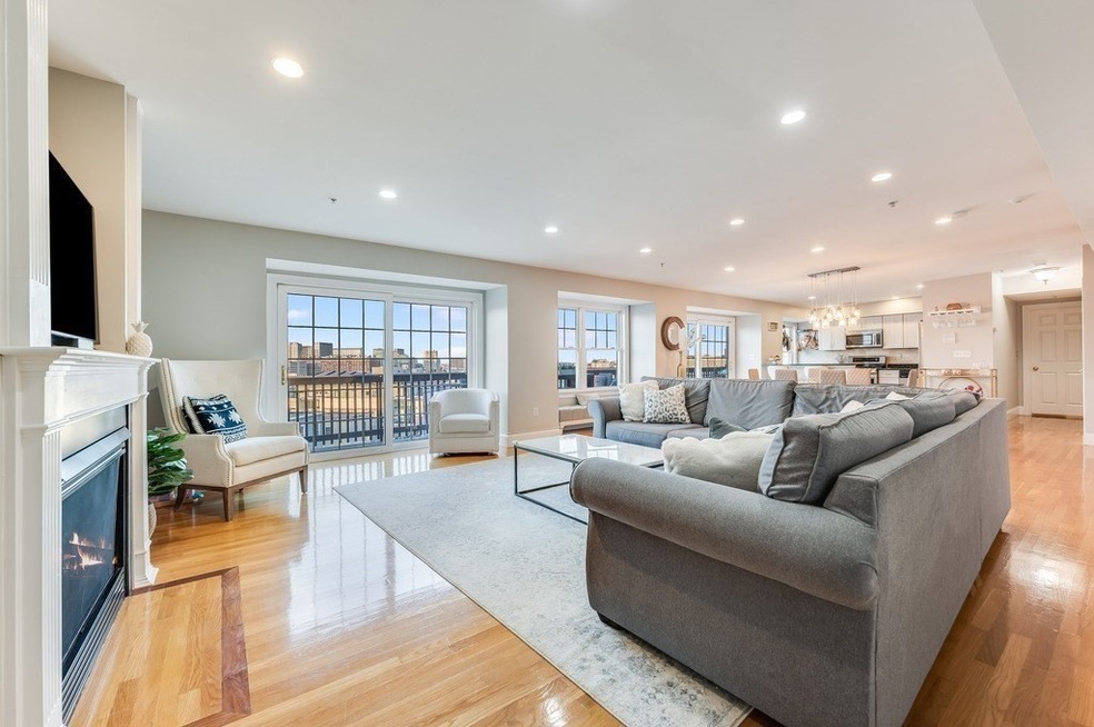 406-408 E 3rd St unit 6, Boston, MA 02127 - photo 1