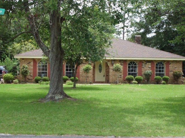 FRONT VIEW OF HOUSE