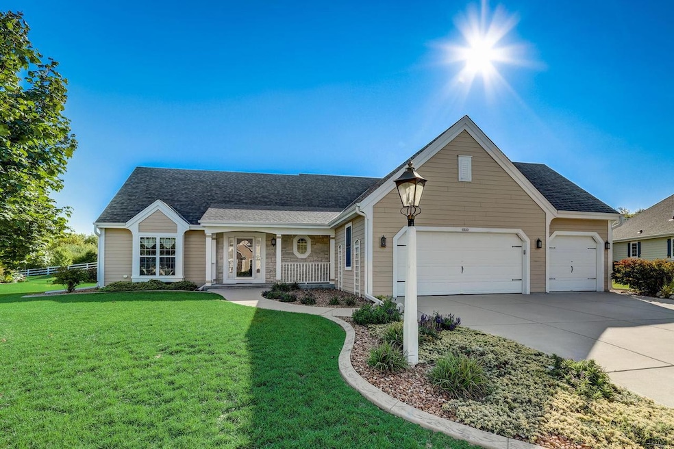 3-web-or-mls-Ridgeside Rd-003